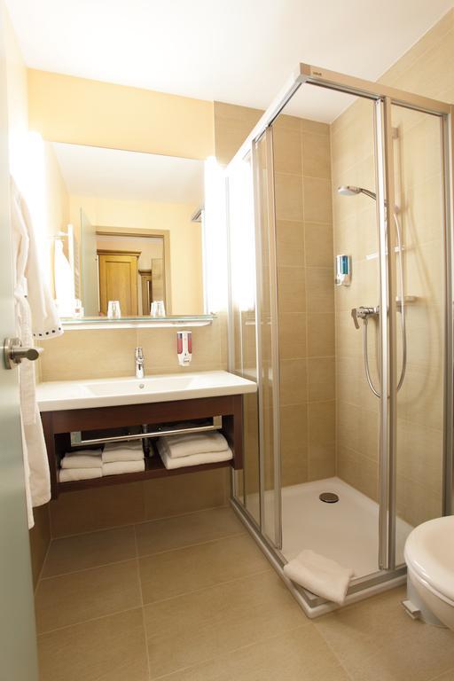 Alter Weissbraeu Hotel 2*